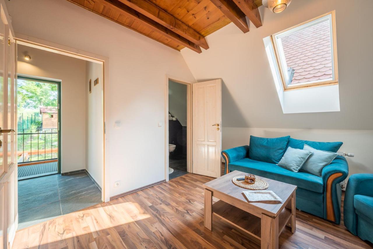 Vinarstvi Vratil - Penzion Starovice Extérieur photo